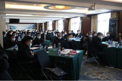南元與會(huì)人員全部充分做好防疫工作，認(rèn)真參與學(xué)習(xí)