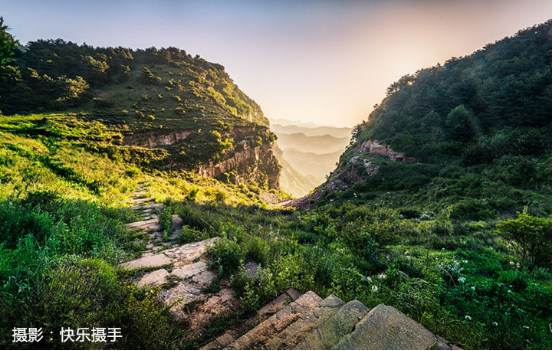環(huán)保十五年，綠染愛情山。